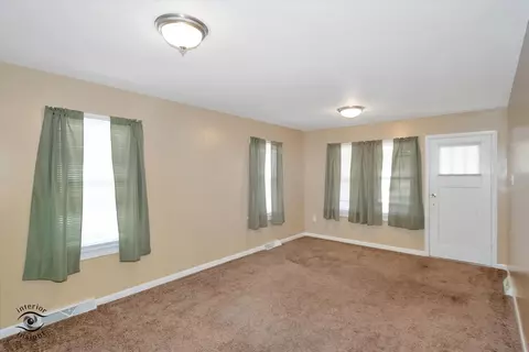 Living - 209 White Ave, Joliet, IL 60433 photo 4 of 4
