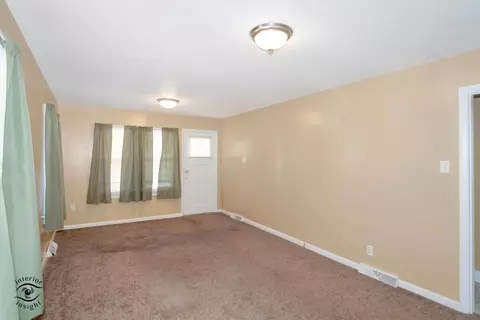 Living - 209 White Ave, Joliet, IL 60433 photo 2 of 4