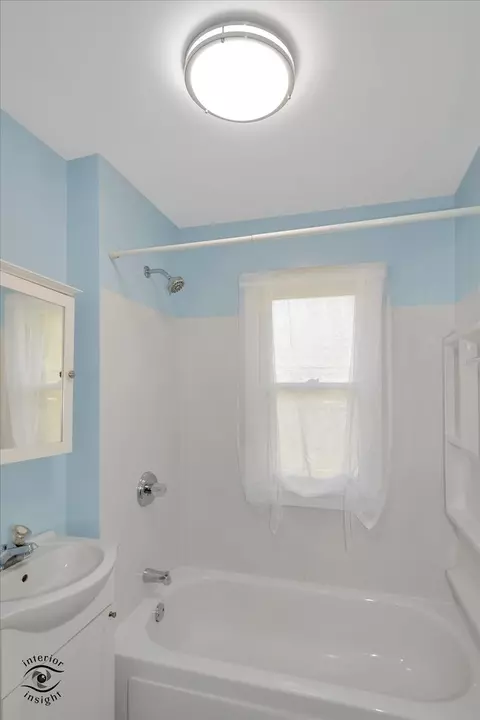 Bath - 209 White Ave, Joliet, IL 60433 photo 2 of 2