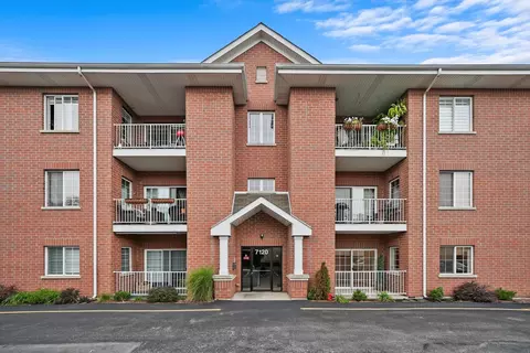 7120 W 108th St #1D, Worth, IL 60482