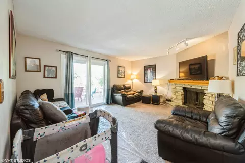 1620 Sheffield Dr, Elgin, IL 60123 photo 7