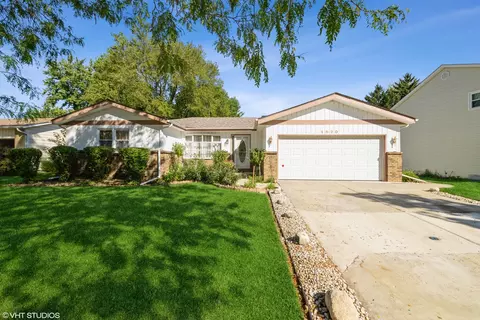 1620 Sheffield Dr, Elgin, IL 60123