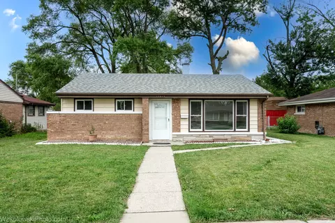 17015 Park Ave, Lansing, IL 60438