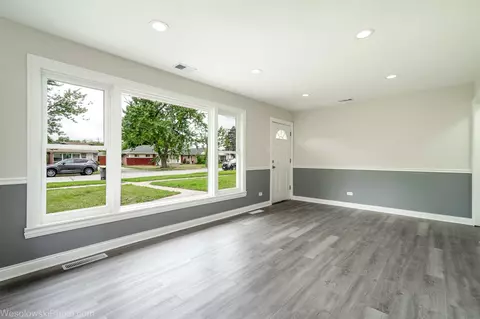17015 Park Ave, Lansing, IL 60438 photo 6