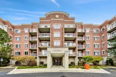 6559 W George St #403, Chicago, IL 60634