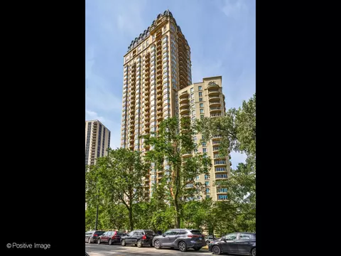 2550 N Lakeview Ave #S1006, Chicago, IL 60614