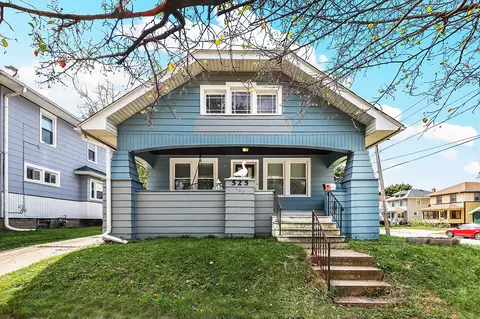 525 Simms St, Aurora, IL 60505