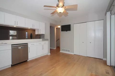 1350 Sebring Cir, Elgin, IL 60120 photo 9