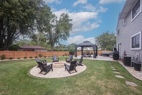 1350 Sebring Cir, Elgin, IL 60120 photo 35