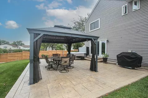 1350 Sebring Cir, Elgin, IL 60120 photo 5