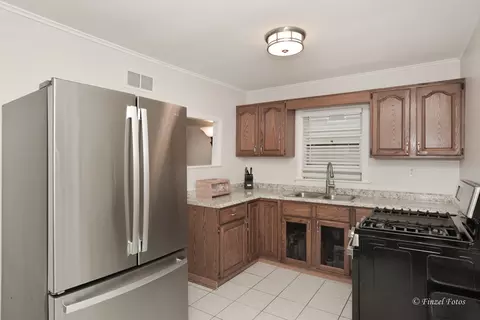 1908 N North Ave, Mchenry, IL 60050 photo 4