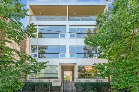 1443 W Thomas St #2E, Chicago, IL 60642