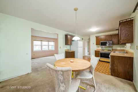 Dining - 1910 Powder Riv, Elgin, IL 60123 photo 1 of 1
