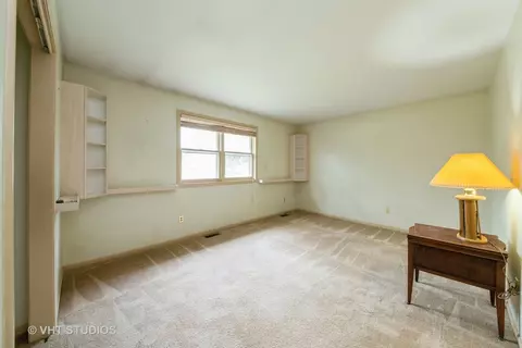 Bedroom - 1910 Powder Riv, Elgin, IL 60123 photo 1 of 7
