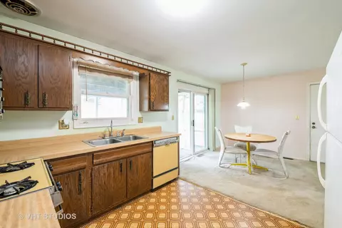 Kitchen - 1910 Powder Riv, Elgin, IL 60123 photo 2 of 2