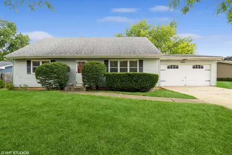 1910 Powder Riv, Elgin, IL 60123
