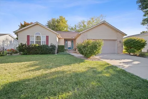 203 E South St, Hudson, IL 61748