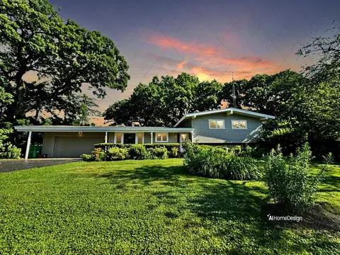 37 W130 Hilly Ln, Dundee, IL 60118