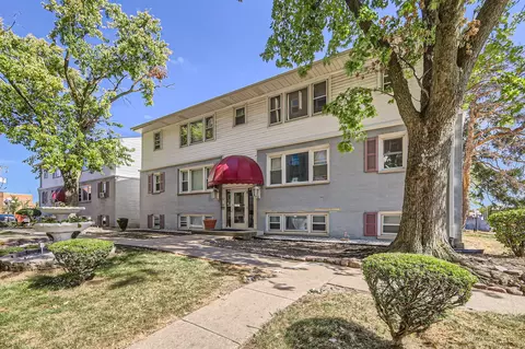 9515 Kelvin Ln #2112, Schiller Park, IL 60176