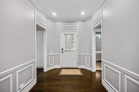 Entry Way - 5 Tiverton Ct, Algonquin, IL 60102 photo 1 of 1