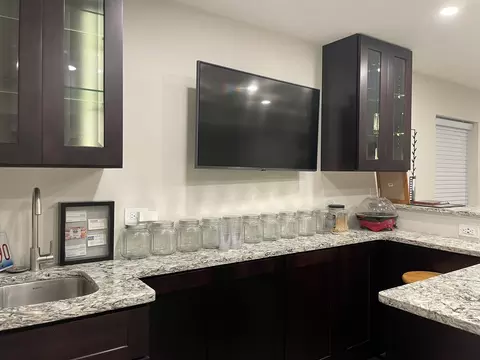 Kitchen - 5 Tiverton Ct, Algonquin, IL 60102 photo 5 of 6