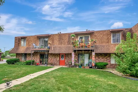 1101 Elizabeth Ct #4, Crest Hill, IL 60403