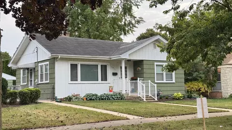 5911 Crain St, Morton Grove, IL 60053