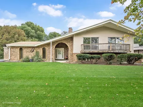 11 S481 Downers Dr, Lemont, IL 60439