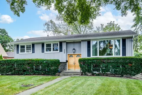 1733 E Algonquin Rd, Des Plaines, IL 60016