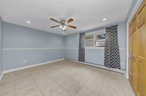 Bedroom - 1733 E Algonquin Rd, Des Plaines, IL 60016 photo 6 of 6