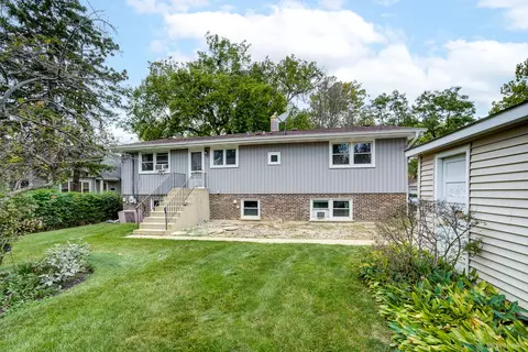Exterior - 1733 E Algonquin Rd, Des Plaines, IL 60016 photo 2 of 4