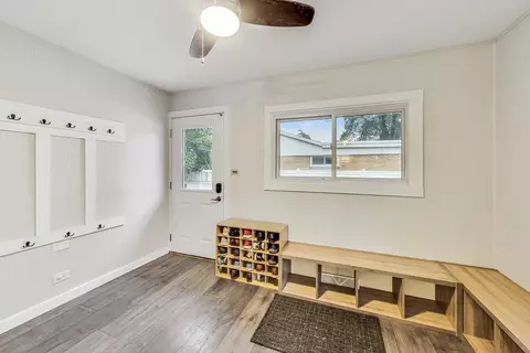 Entry Way - 1107 Clark Ln, Des Plaines, IL 60016 photo 1 of 2