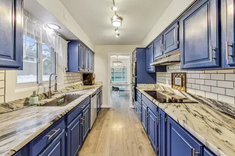 Kitchen - 1107 Clark Ln, Des Plaines, IL 60016 photo 1 of 2