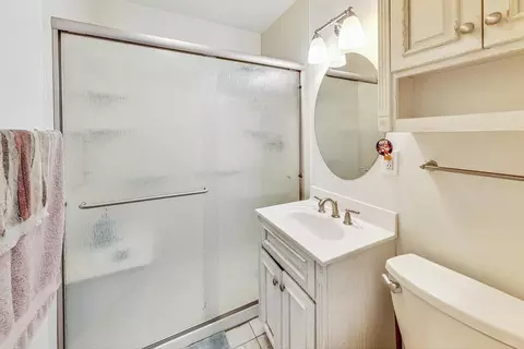 Bath - 1107 Clark Ln, Des Plaines, IL 60016 photo 2 of 2