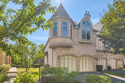 1419 W Rue Paris Pl, Inverness, IL 60067