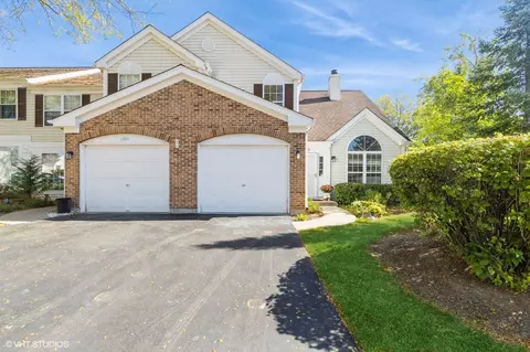 888 W Princeton Cir, Island Lake, IL 60042