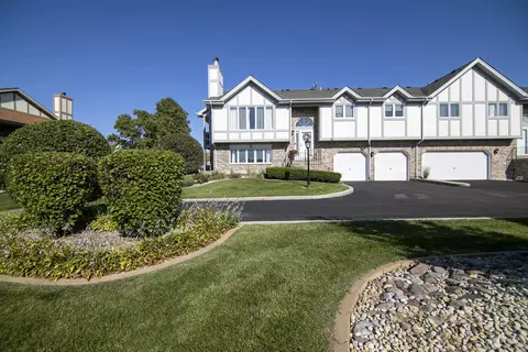 6744 Eagle Dr, Tinley Park, IL 60477