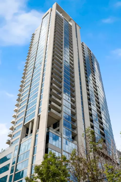 303 W Ohio St #2107, Chicago, IL 60654