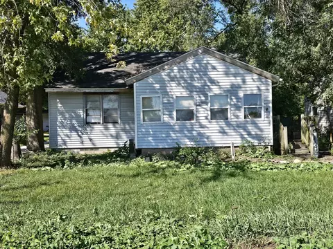 1713 Bunn St, Bloomington, IL 61701