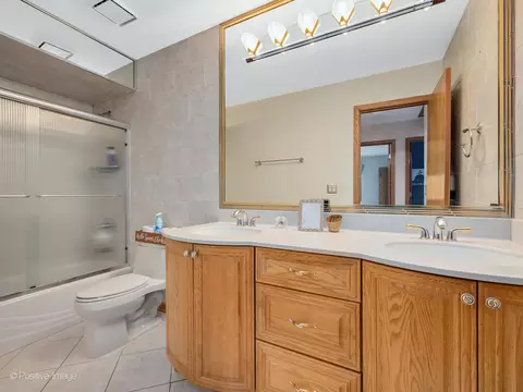 516 Camdon Cir, Bartlett, IL 60103 photo 21