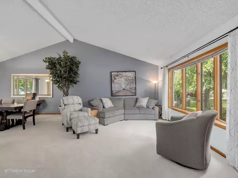516 Camdon Cir, Bartlett, IL 60103 photo 7