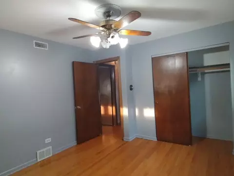 Bedroom - 7702 Central Ave, Burbank, IL 60459 photo 4 of 6