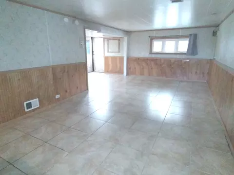 Living - 7702 Central Ave, Burbank, IL 60459 photo 7 of 10