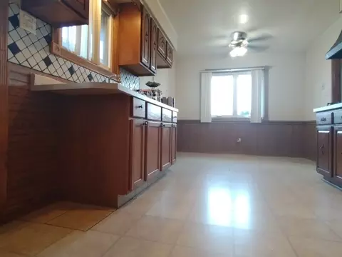 Kitchen - 7702 Central Ave, Burbank, IL 60459 photo 7 of 9