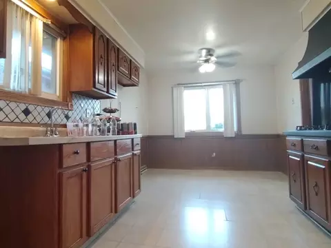 Kitchen - 7702 Central Ave, Burbank, IL 60459 photo 8 of 9