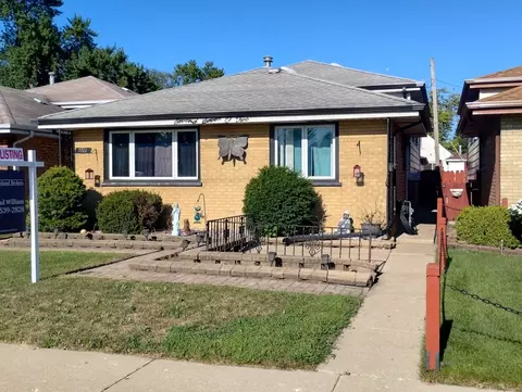 7702 Central Ave, Burbank, IL 60459