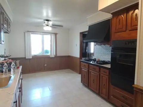 Kitchen - 7702 Central Ave, Burbank, IL 60459 photo 2 of 9