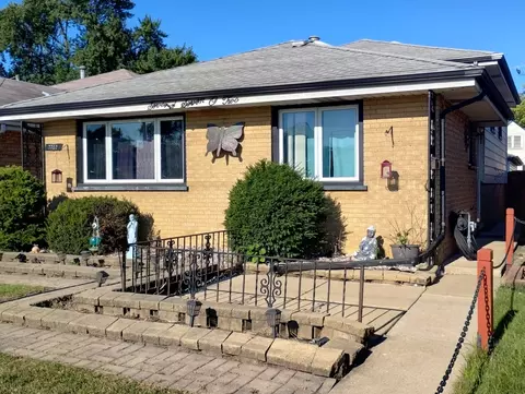 Exterior - 7702 Central Ave, Burbank, IL 60459 photo 3 of 4