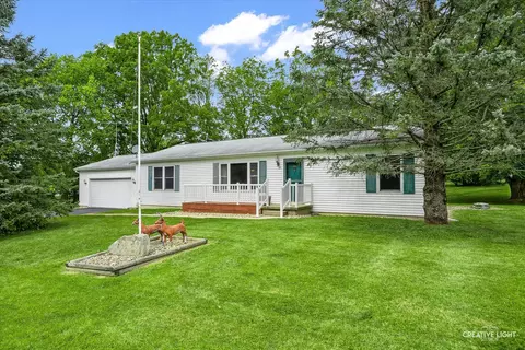 307 Wild Rice Ln, Dixon, IL 61021