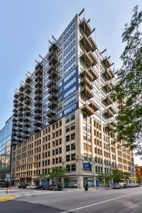 565 W Quincy St #516, Chicago, IL 60661